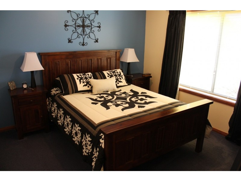 35 Hughes Street, Bathurst NSW 2795