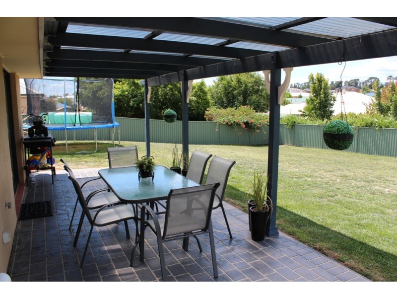 35 Hughes Street, Bathurst NSW 2795