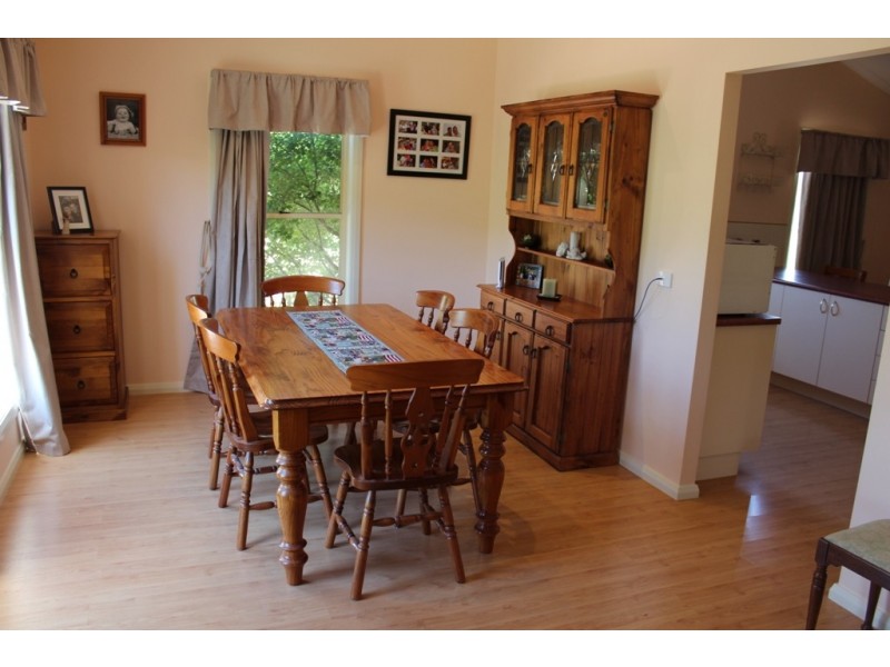 64 St Johns Road, Bathurst NSW 2795