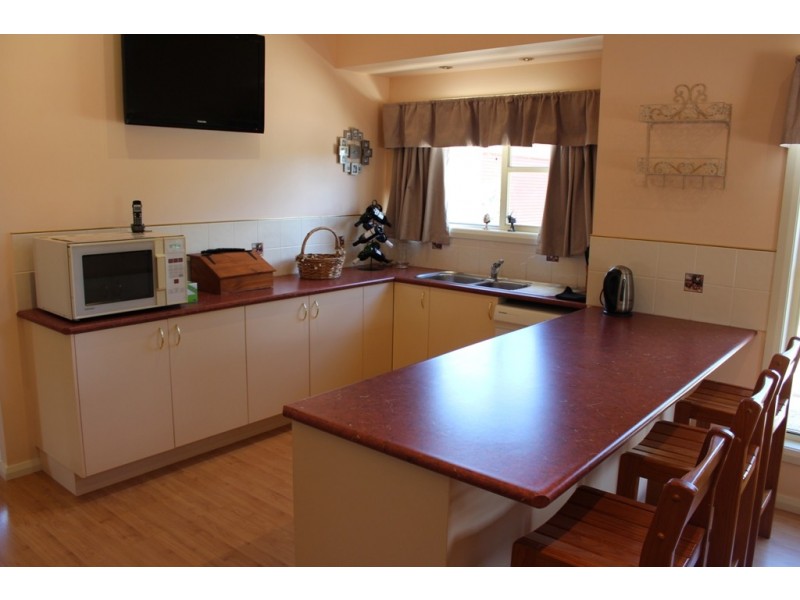 64 St Johns Road, Bathurst NSW 2795