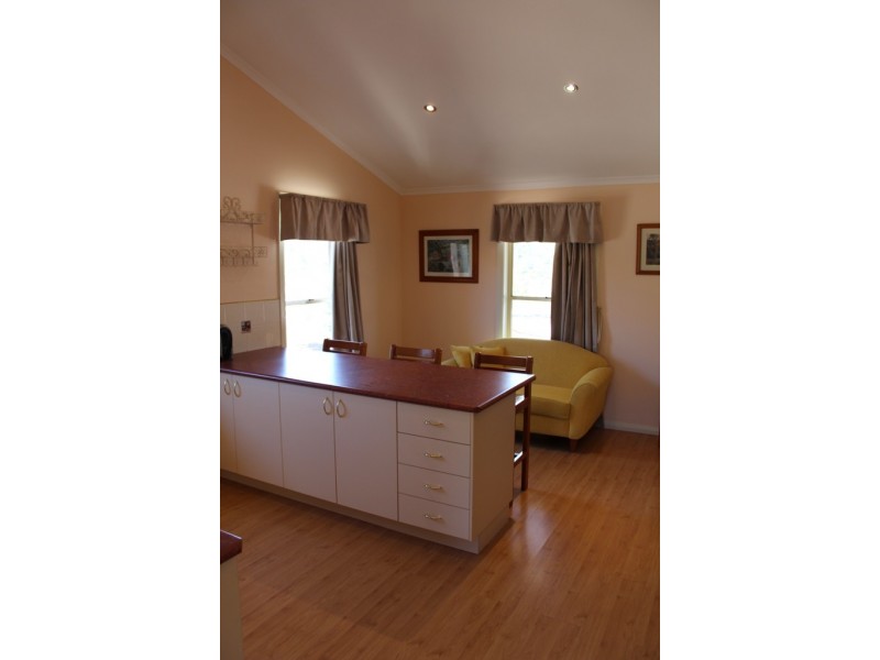 64 St Johns Road, Bathurst NSW 2795