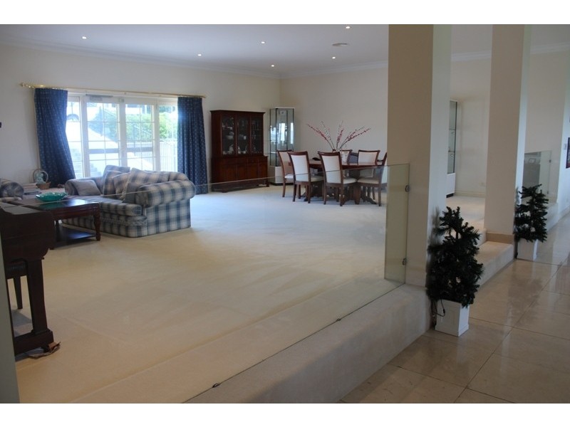 18 Arabella Place, Bathurst NSW 2795