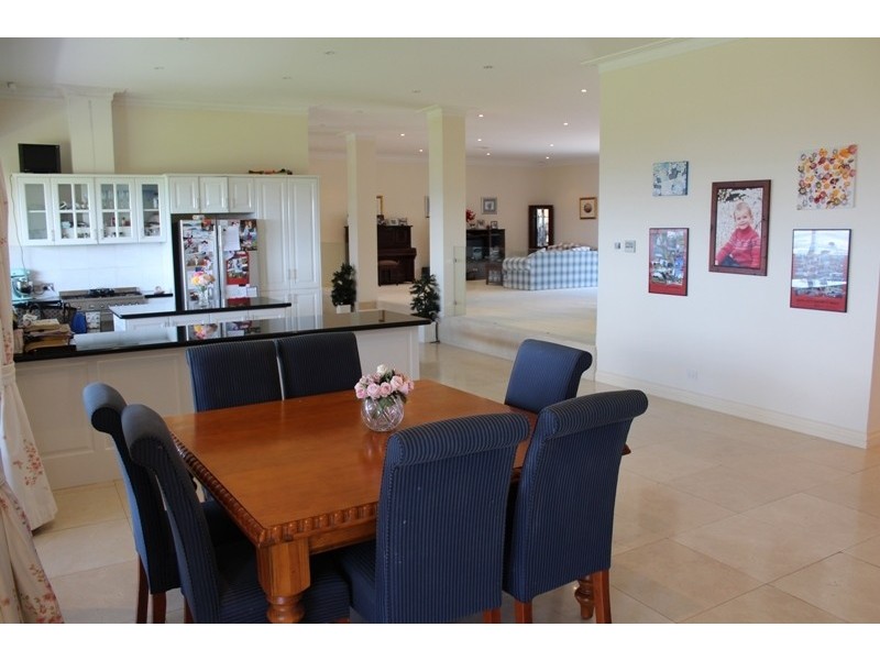 18 Arabella Place, Bathurst NSW 2795