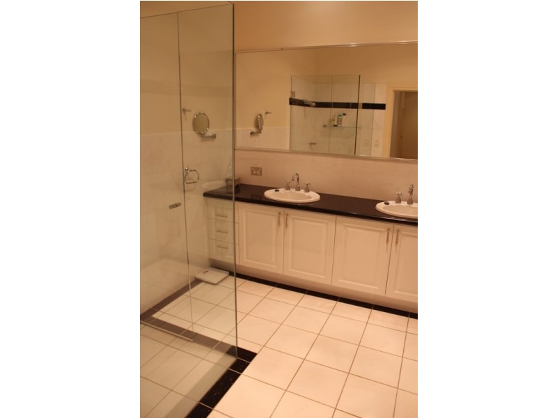 18 Arabella Place, Bathurst NSW 2795