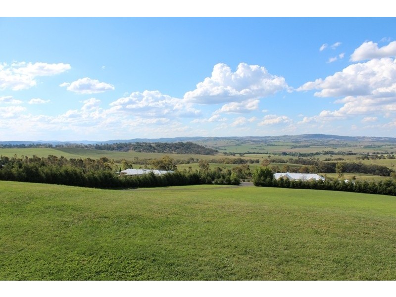 18 Arabella Place, Bathurst NSW 2795