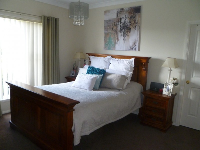 44 Carlyle Avenue, Bathurst NSW 2795