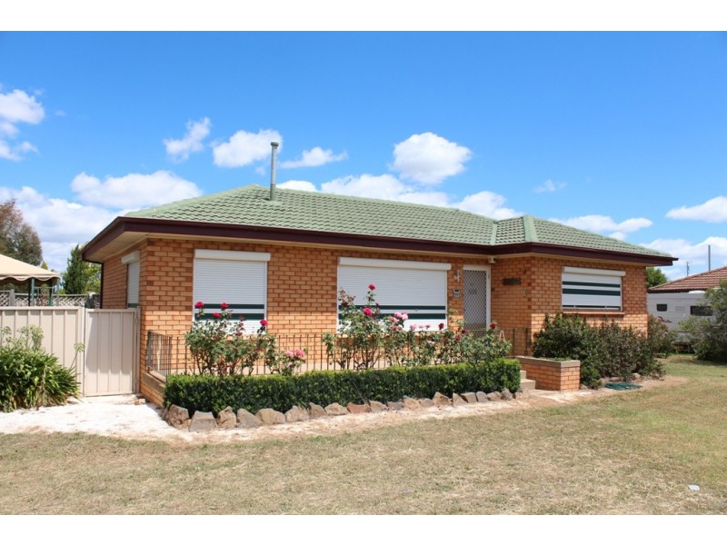 77 Sydney Road, Bathurst NSW 2795