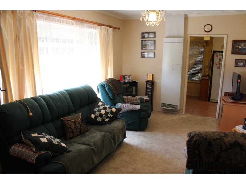 77 Sydney Road, Bathurst NSW 2795