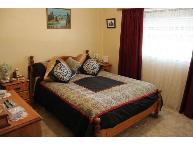 77 Sydney Road, Bathurst NSW 2795