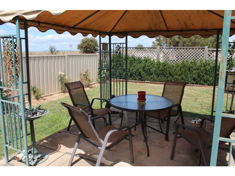 77 Sydney Road, Bathurst NSW 2795