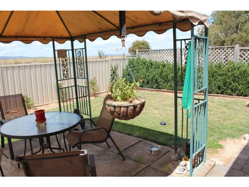 77 Sydney Road, Bathurst NSW 2795