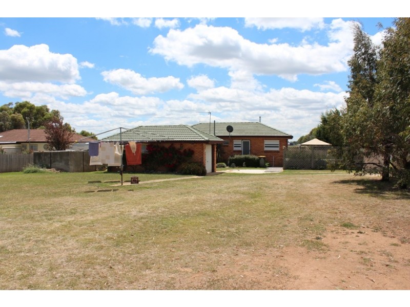 77 Sydney Road, Bathurst NSW 2795