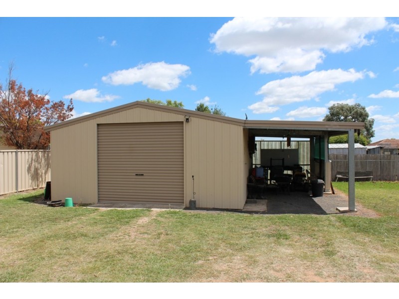 77 Sydney Road, Bathurst NSW 2795