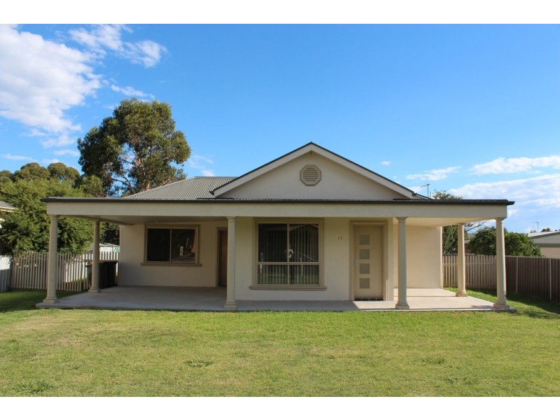 17 Park Street, Eglinton NSW 2795