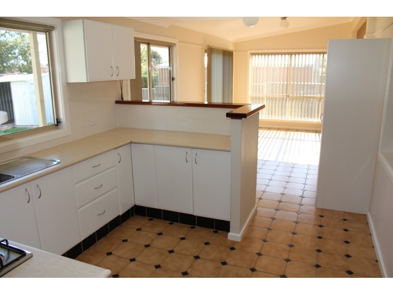17 Park Street, Eglinton NSW 2795