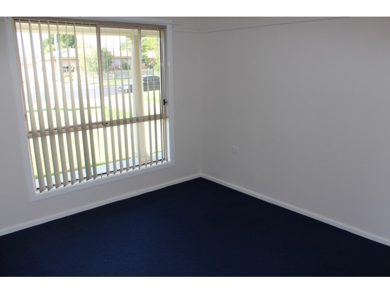 17 Park Street, Eglinton NSW 2795