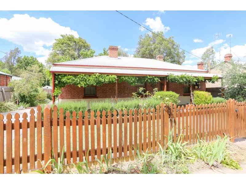 145 Russell Street, Bathurst NSW 2795
