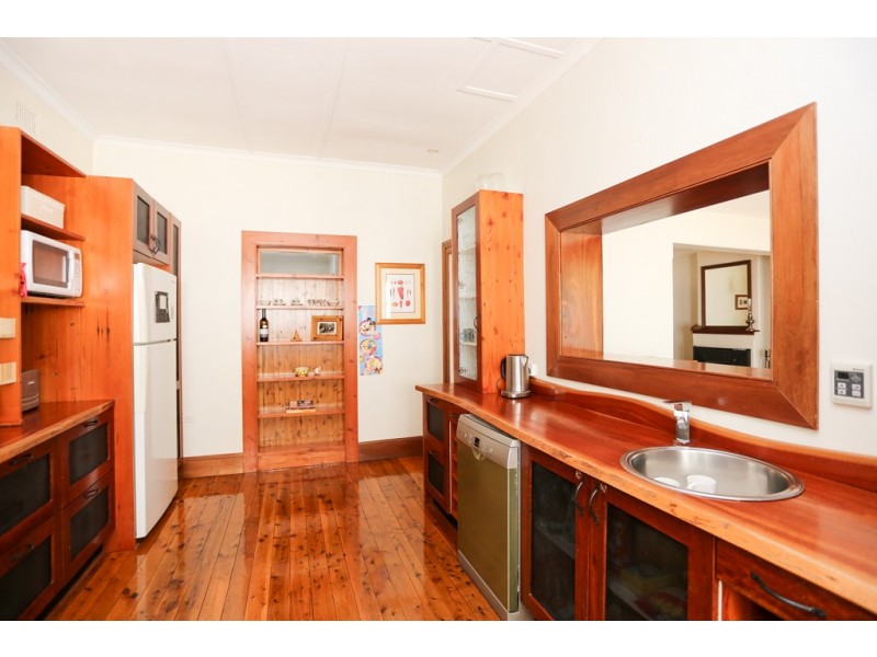 145 Russell Street, Bathurst NSW 2795