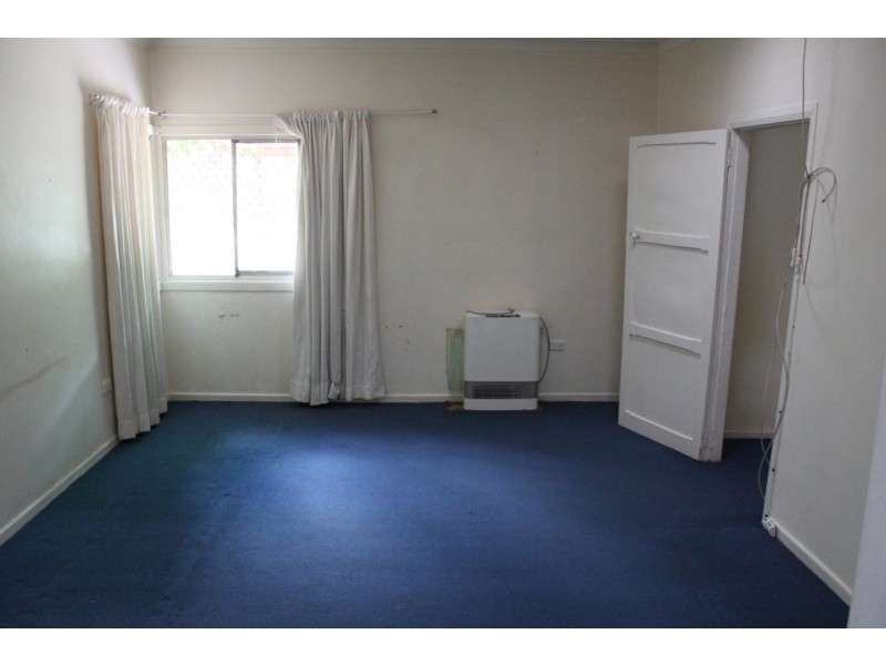 13 Gilmour Street, Bathurst NSW 2795