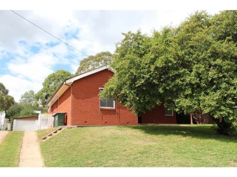 13 Gilmour Street, Bathurst NSW 2795