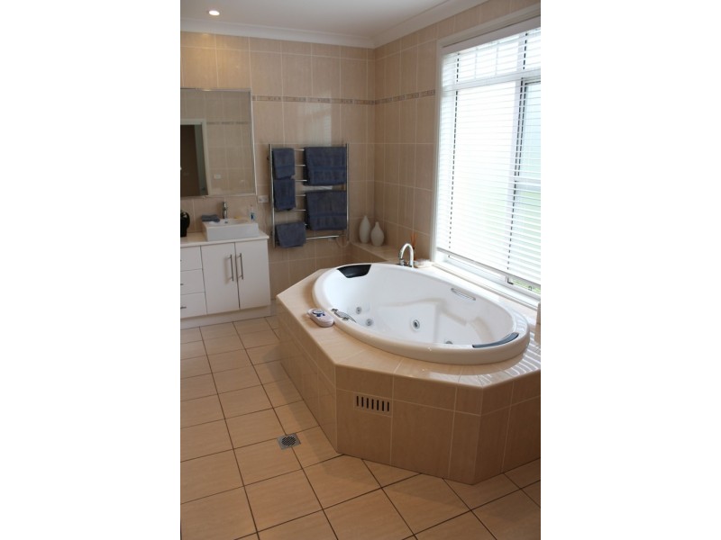 108 Marys Lane, Bathurst NSW 2795