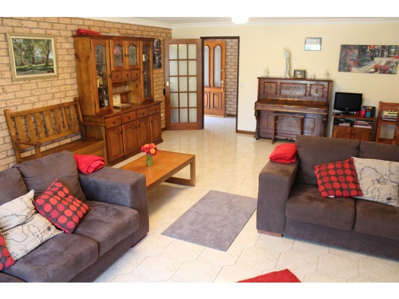 85 Walang Drive, Bathurst NSW 2795
