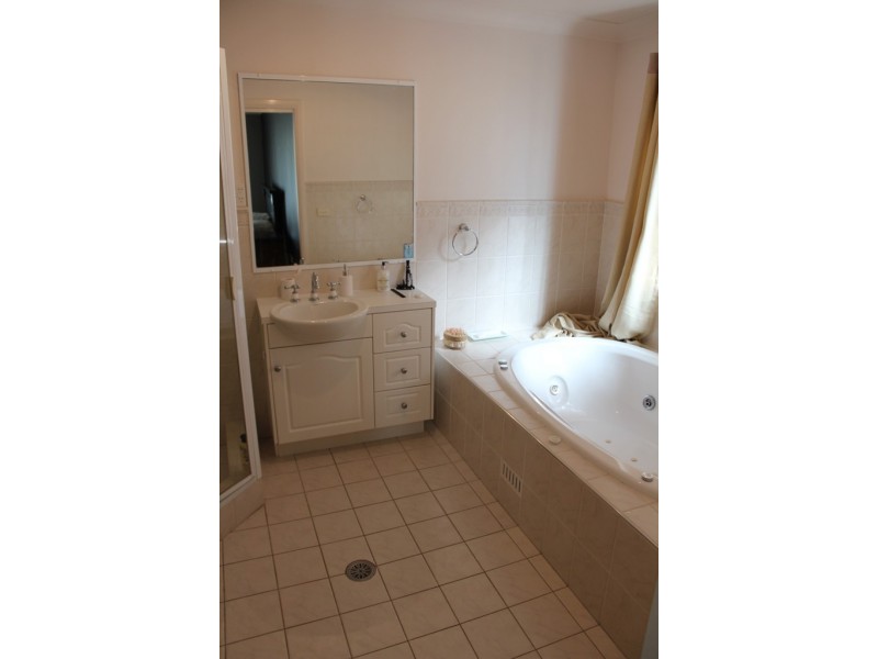 47 Cedar Drive, Bathurst NSW 2795