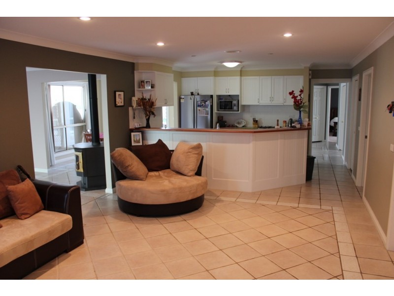 47 Cedar Drive, Bathurst NSW 2795