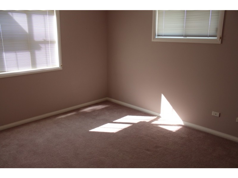 47 Cedar Drive, Bathurst NSW 2795