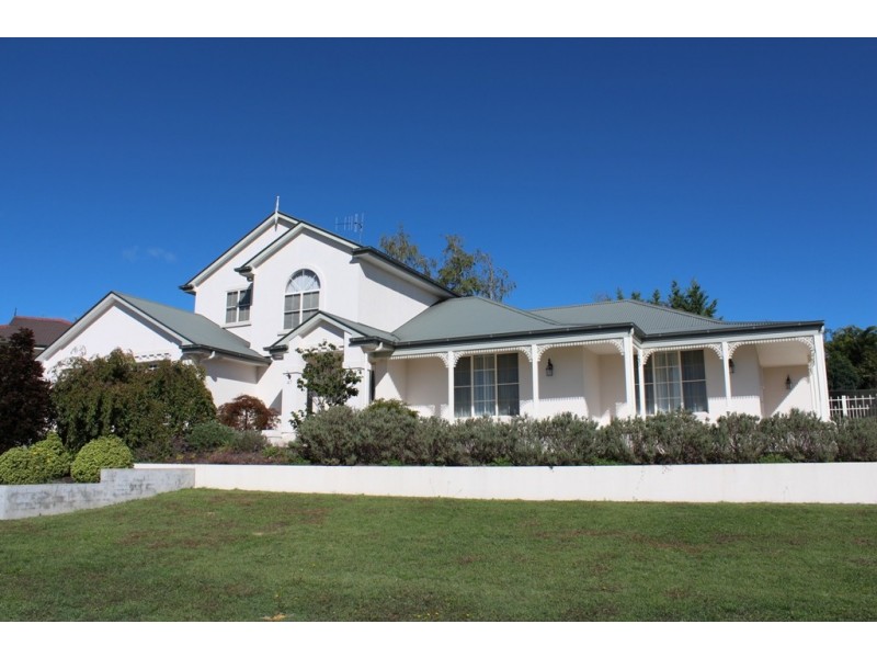 47 Cedar Drive, Bathurst NSW 2795