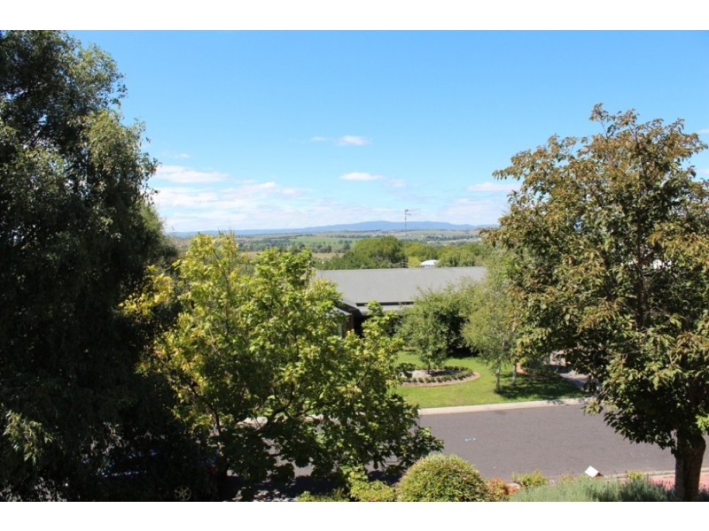 20 Cherrywood Crescent, Bathurst NSW 2795