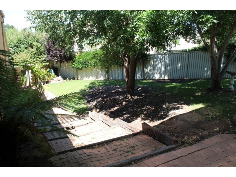 20 Cherrywood Crescent, Bathurst NSW 2795