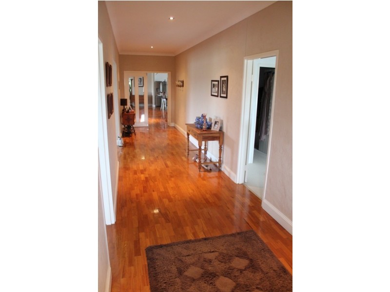 7 Tweed Parade, Bathurst NSW 2795