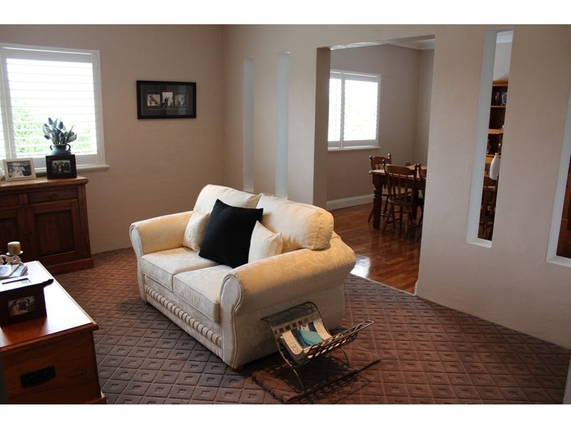 7 Tweed Parade, Bathurst NSW 2795