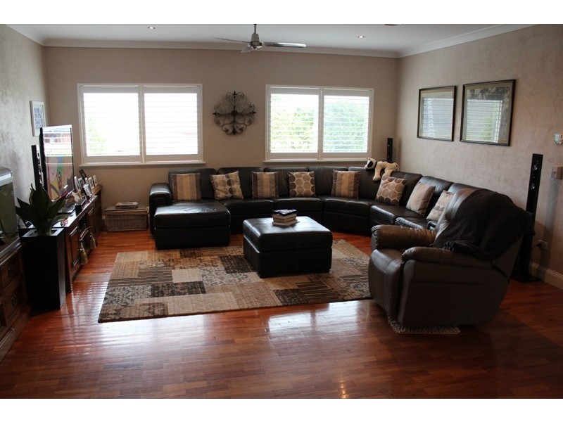 7 Tweed Parade, Bathurst NSW 2795