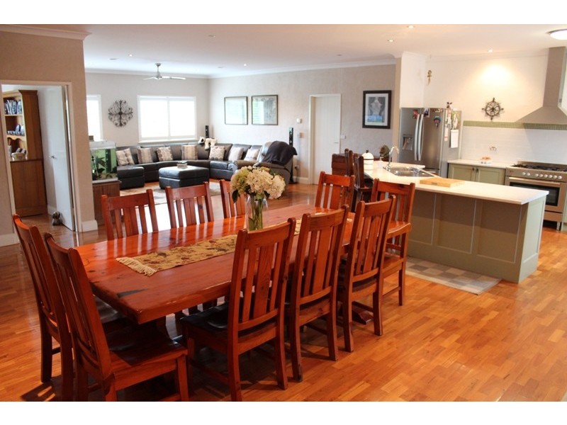 7 Tweed Parade, Bathurst NSW 2795