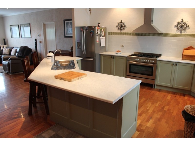 7 Tweed Parade, Bathurst NSW 2795