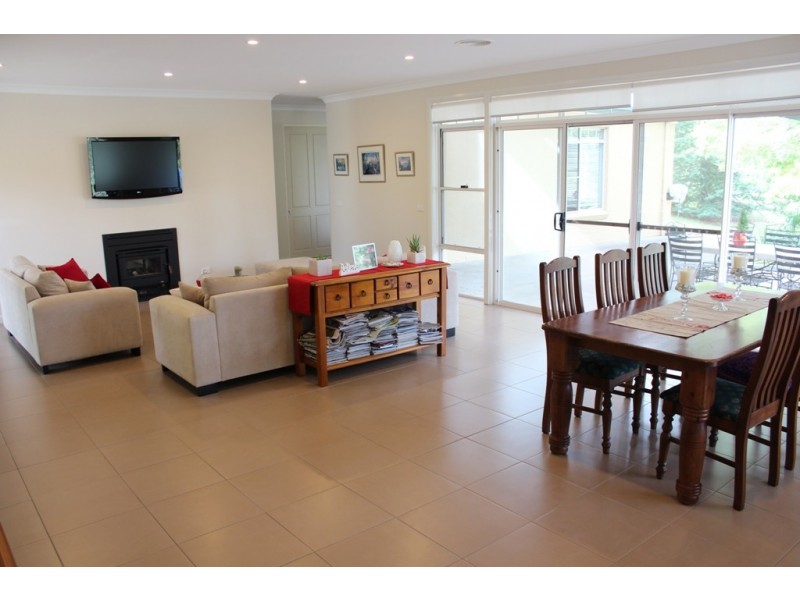 108 Marys Lane, Bathurst NSW 2795