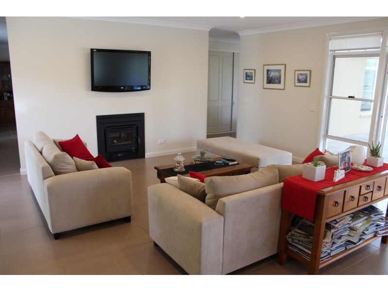 108 Marys Lane, Bathurst NSW 2795