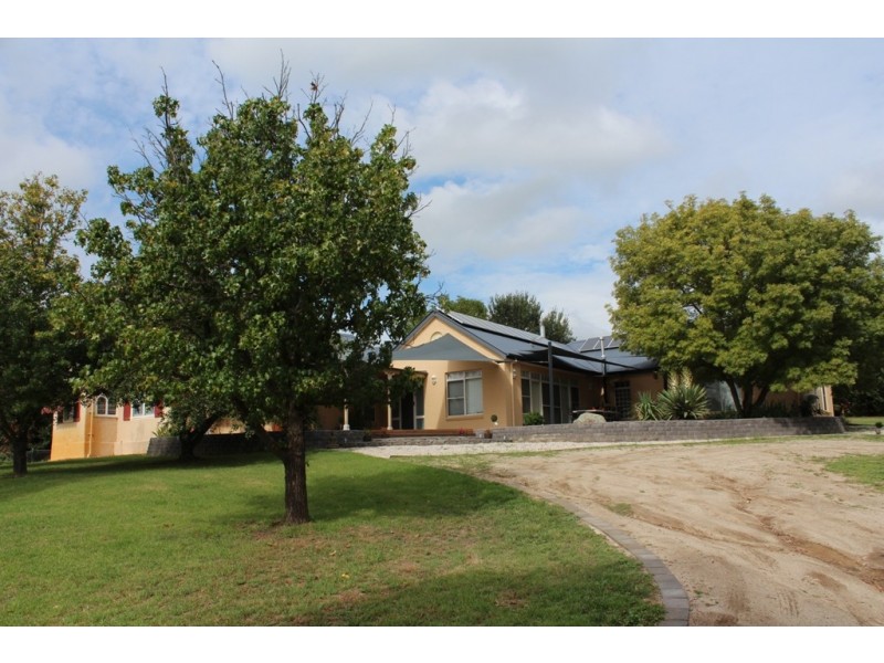 108 Marys Lane, Bathurst NSW 2795