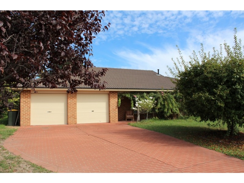 102 Abercrombie Drive, Bathurst NSW 2795