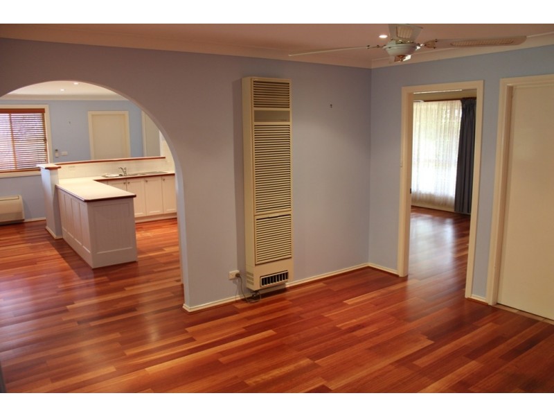 102 Abercrombie Drive, Bathurst NSW 2795