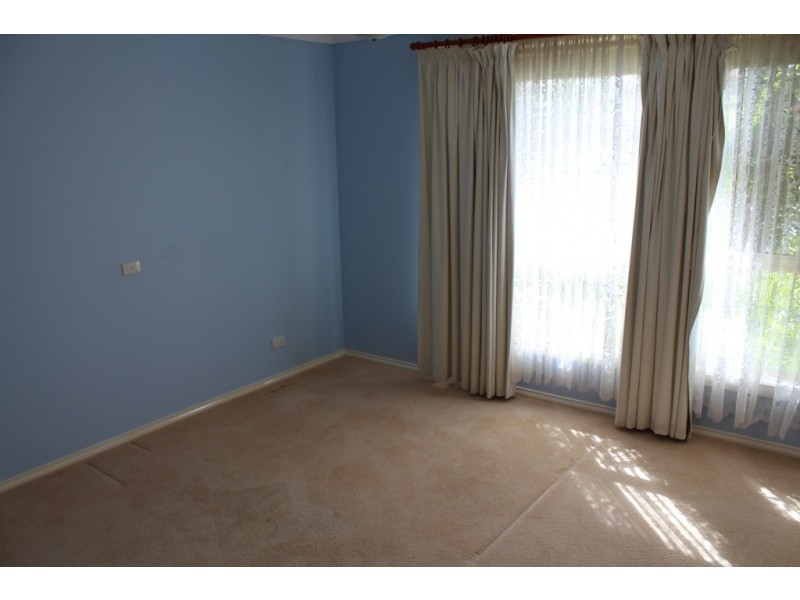 102 Abercrombie Drive, Bathurst NSW 2795