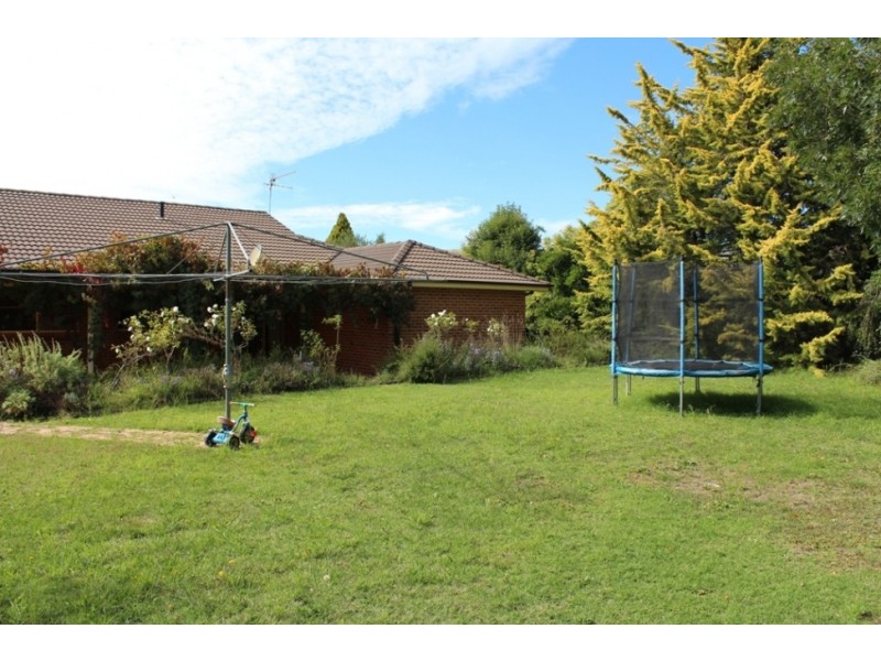 102 Abercrombie Drive, Bathurst NSW 2795