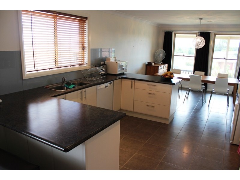3 Walpole Close, Bathurst NSW 2795