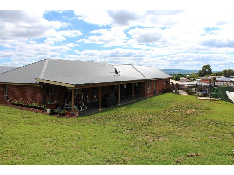 3 Walpole Close, Bathurst NSW 2795