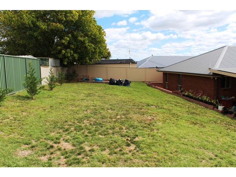 3 Walpole Close, Bathurst NSW 2795