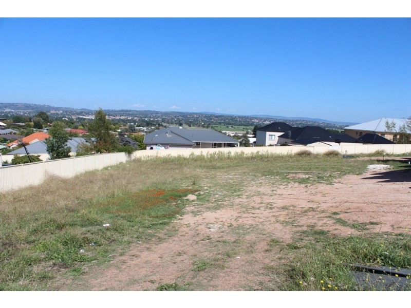 7 Bluegum Close, Bathurst NSW 2795