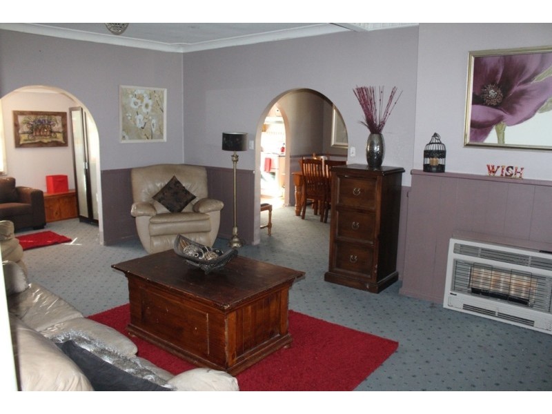 90 Sydney Road, Kelso NSW 2795