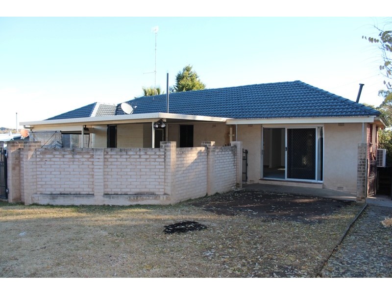 2 Cutler Street, Bathurst NSW 2795